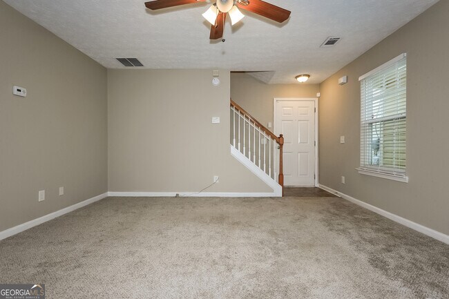 Photo - 815 Lakeside Cir