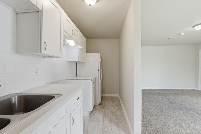 Photo - 303 Gans St