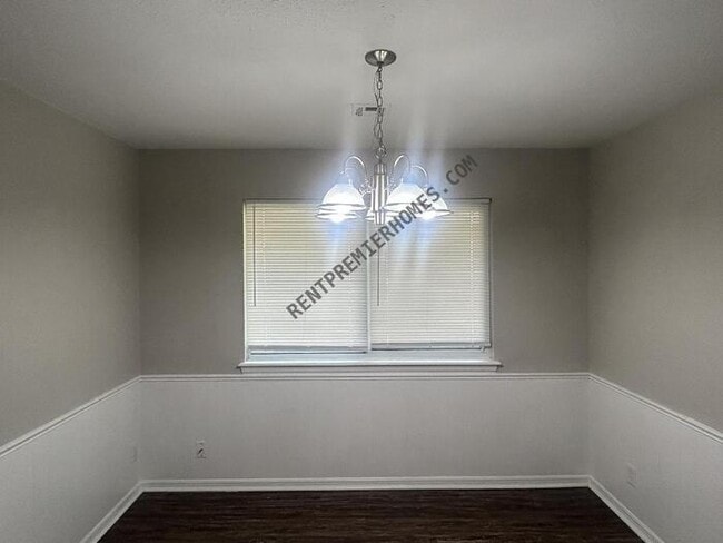 Photo - 900 S 27th St