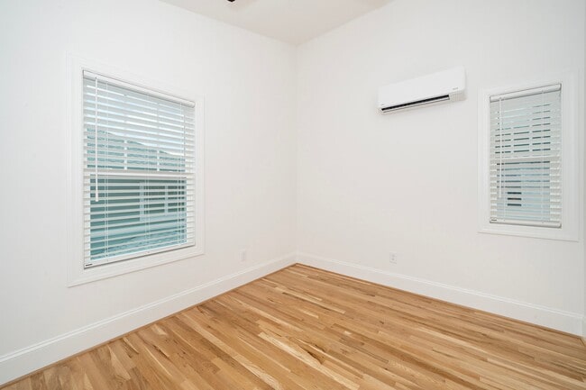 Photo - 1634 Crest Rd