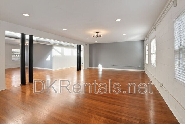 Photo - 1448 Iverson St NE