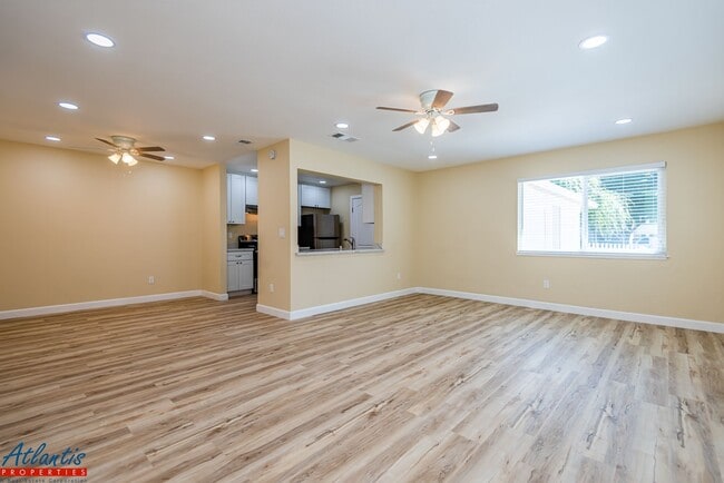 5535/5537 Lean Ave