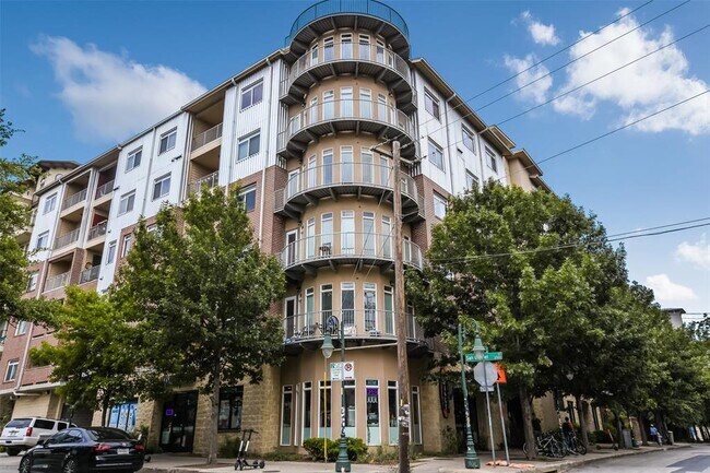 Building Photo - 910 W 25th St Unit 503 Rental