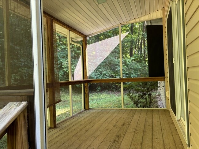 Photo - 4067 Blaylock Rd