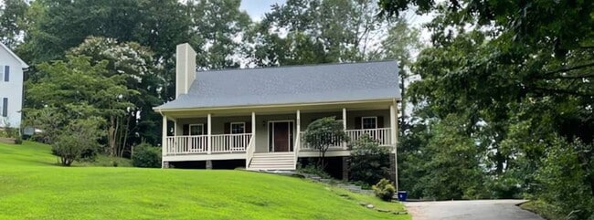 Building Photo - SINGLE FAMILY HOME