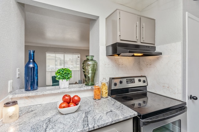 Photo - Del Mar Apartments