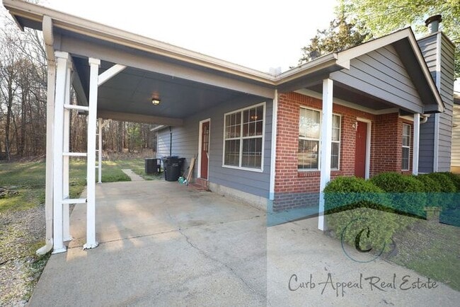 Photo - 3 bed / 2 bath home with fireplace - Valley View!!