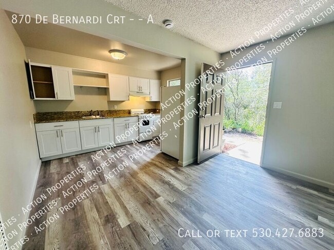 Building Photo - 870 De Bernardi Ct Unit A
