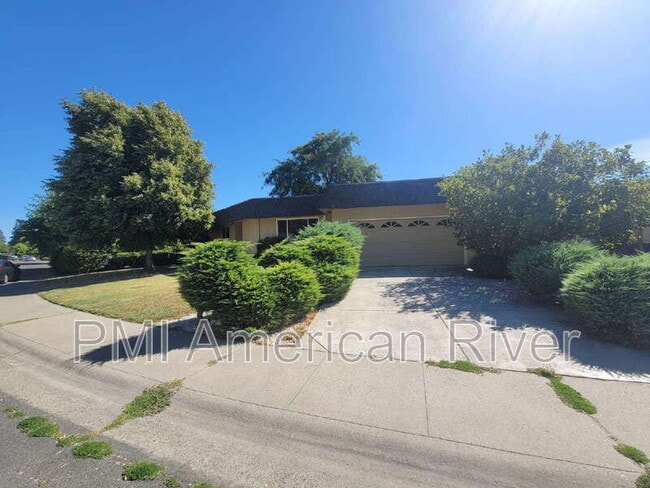Building Photo - 977 Briarcrest Way Rental