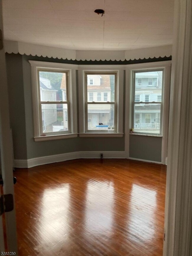 Building Photo - 116 N 17th St Rental
