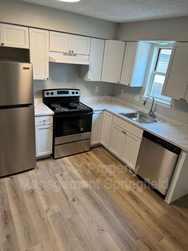Photo - 214 W Madison St