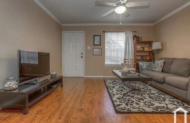 Photo - 3432 W 4th St Unit 4