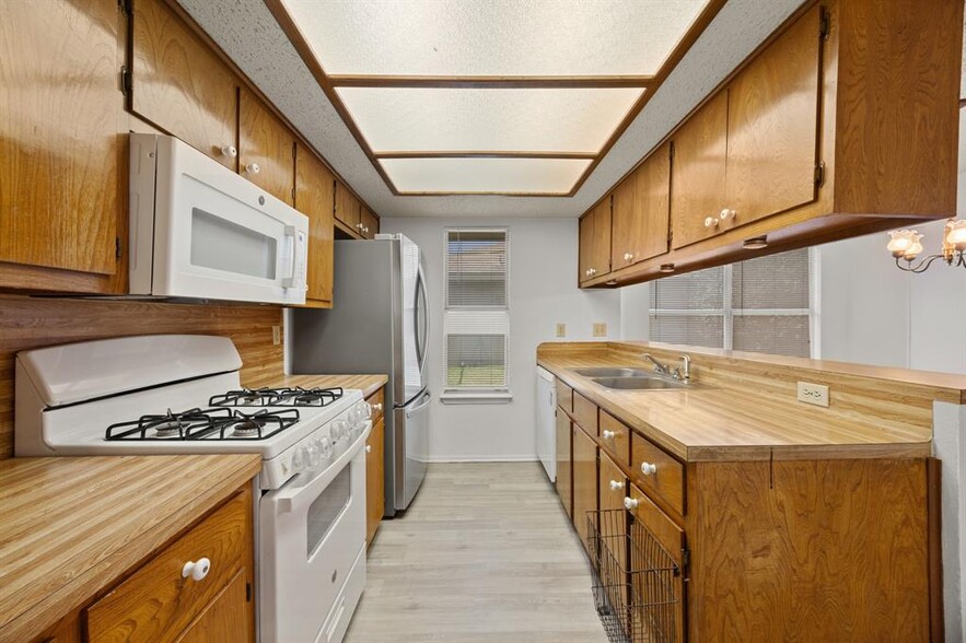 800 Central Dr