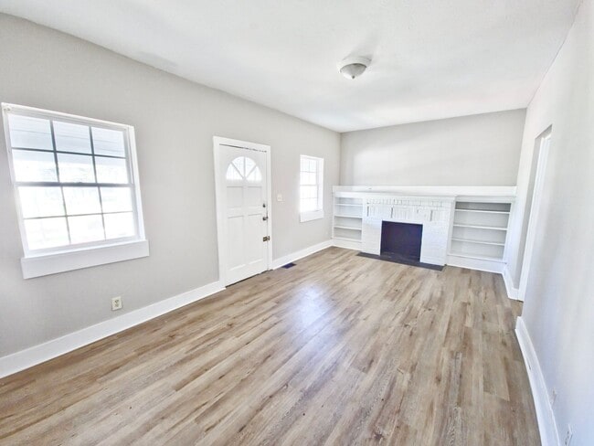 Photo - Spacious Three Bedroom House - MOVE IN TODAY!