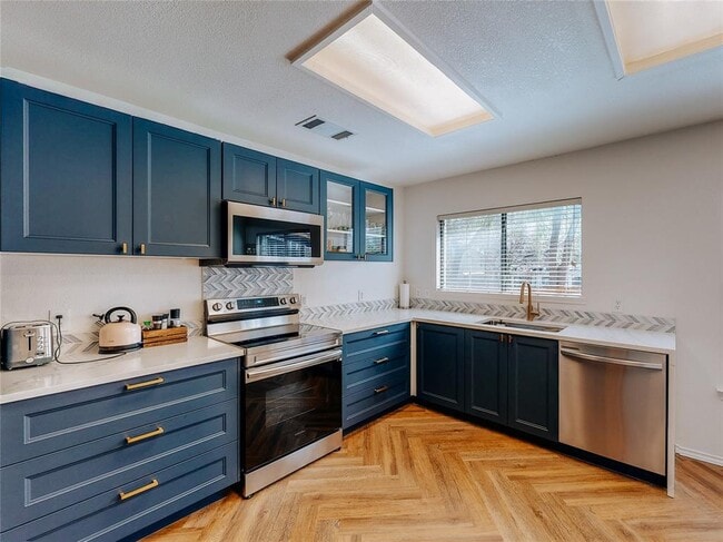 Photo - 2010 Carriage Club Dr