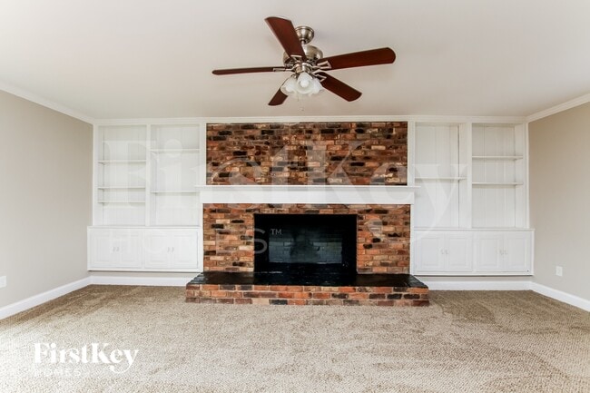 Photo - 240 Palaside Dr NE