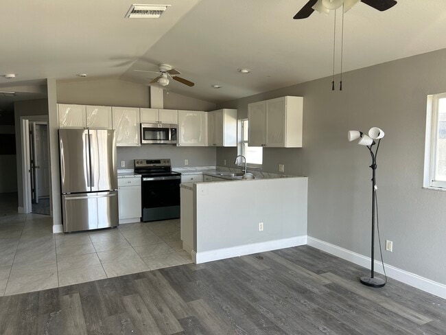 Photo - 2914 Santa Barbara Blvd