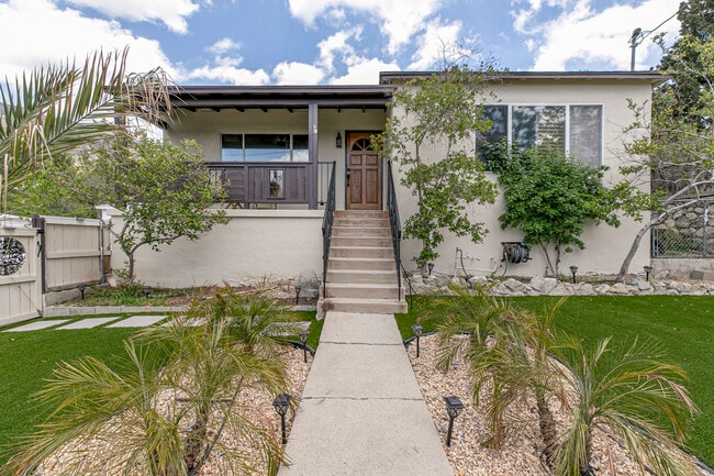Photo - 10630 Samoa Ave Casa