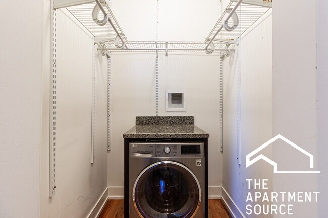 Photo - 2907 N Mildred Ave Unit 1L