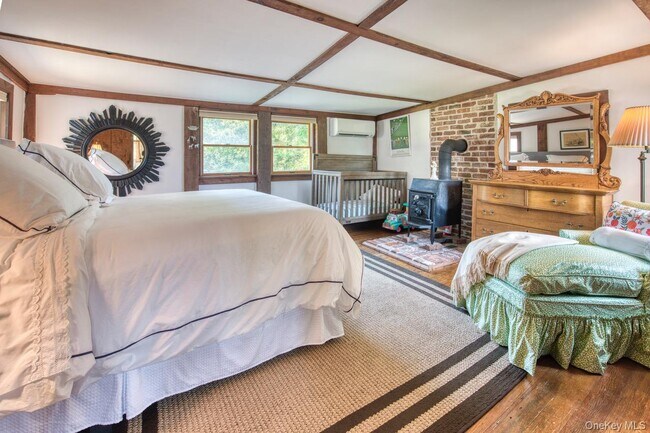 Photo - 7635 Main Bayview Rd