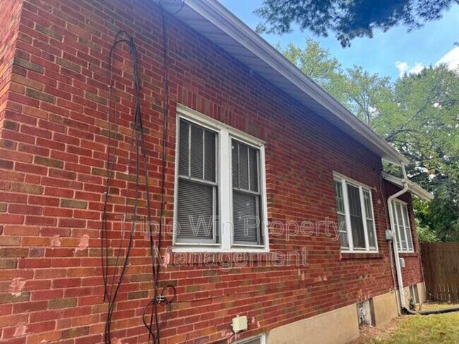 Photo - 424 Abston St