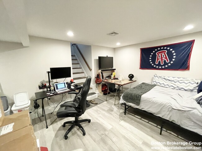 Photo - 150 Everett St Unit 203