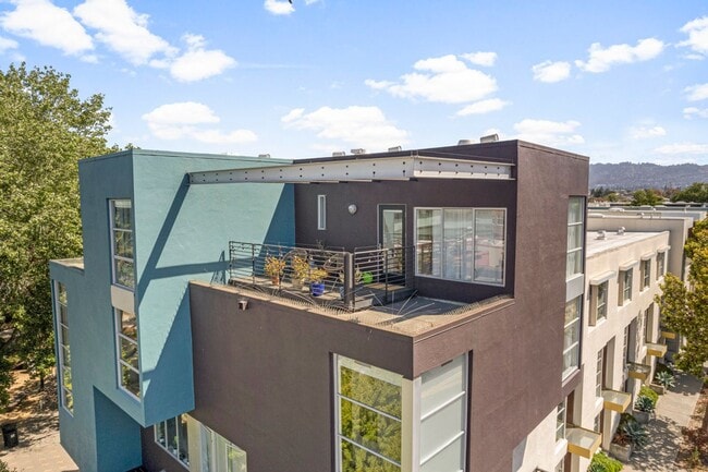 Photo - 1364 Powell St