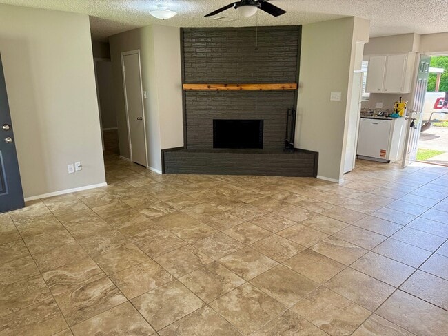 Photo - 2BD/2BA duplex in Hewitt!