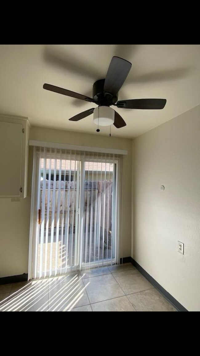 Photo - 10308 S White Rock Rd