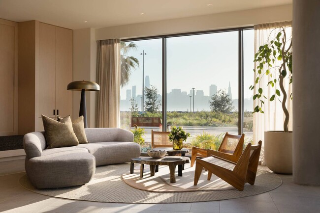 490 Avenue of the Palms