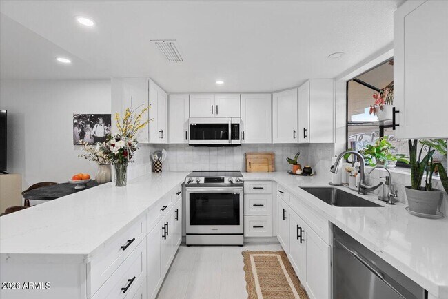 Photo - 4835 E McNeil St