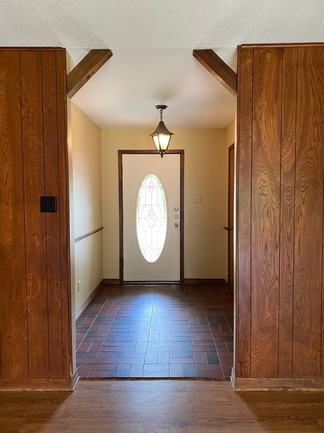 308 E 19th Ave