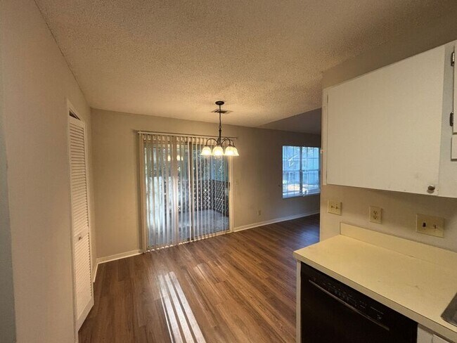 Photo - 6241 Rolling Fork Rd