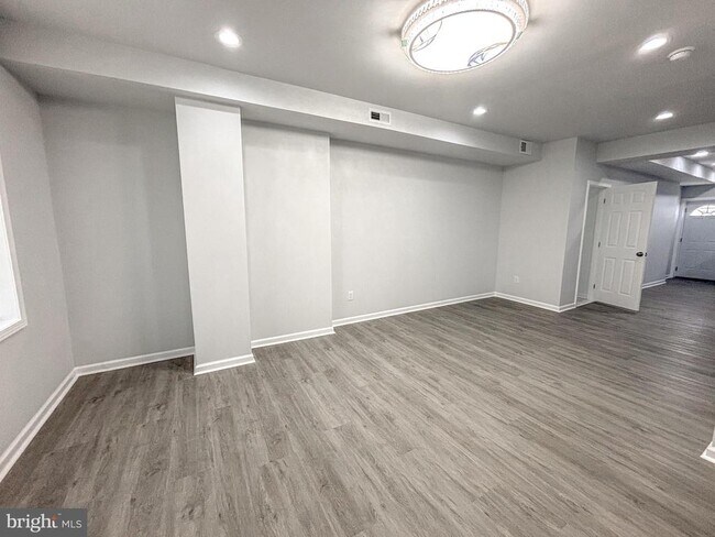 Building Photo - 3631 Reed St Rental