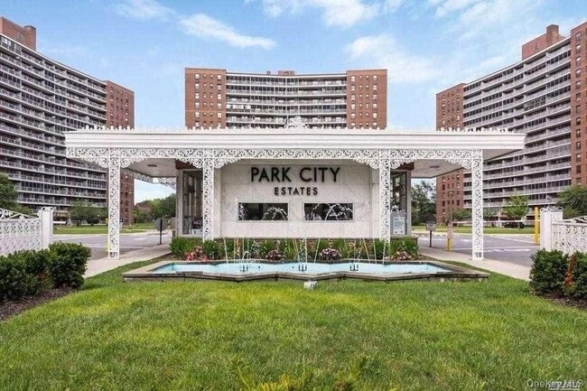 Building Photo - 61-45 98th St Unit 8G