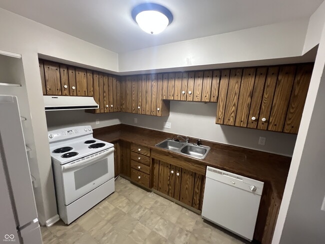 Photo - 1310 Millerwood Ct Unit 2