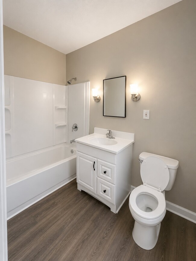 Photo - 1462 Parkhill Rd
