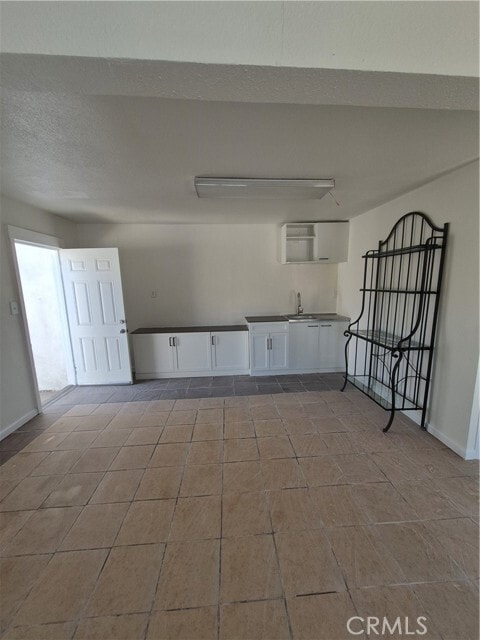 Building Photo - 738 W Carlton St Rental