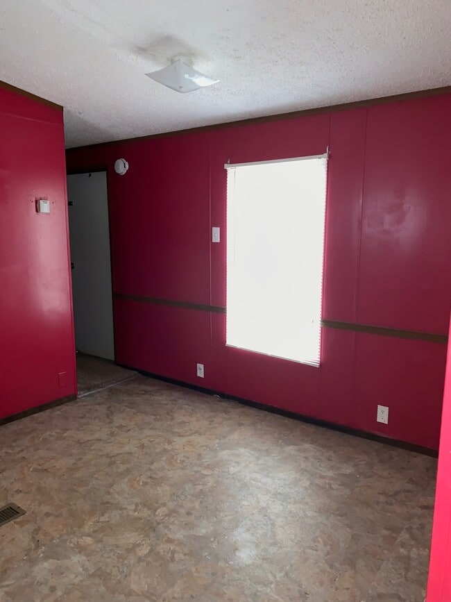 Photo - 93 Whispering Pines Cir