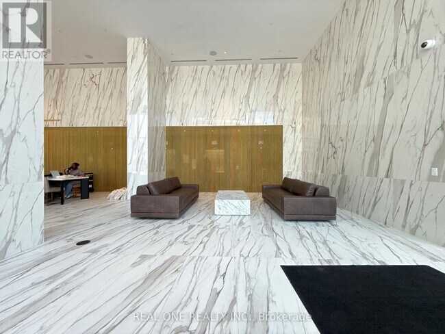 Photo - 448 Burnhamthorpe Rd W Unité 910