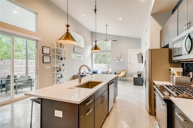 Photo - 1142 Eleanor St