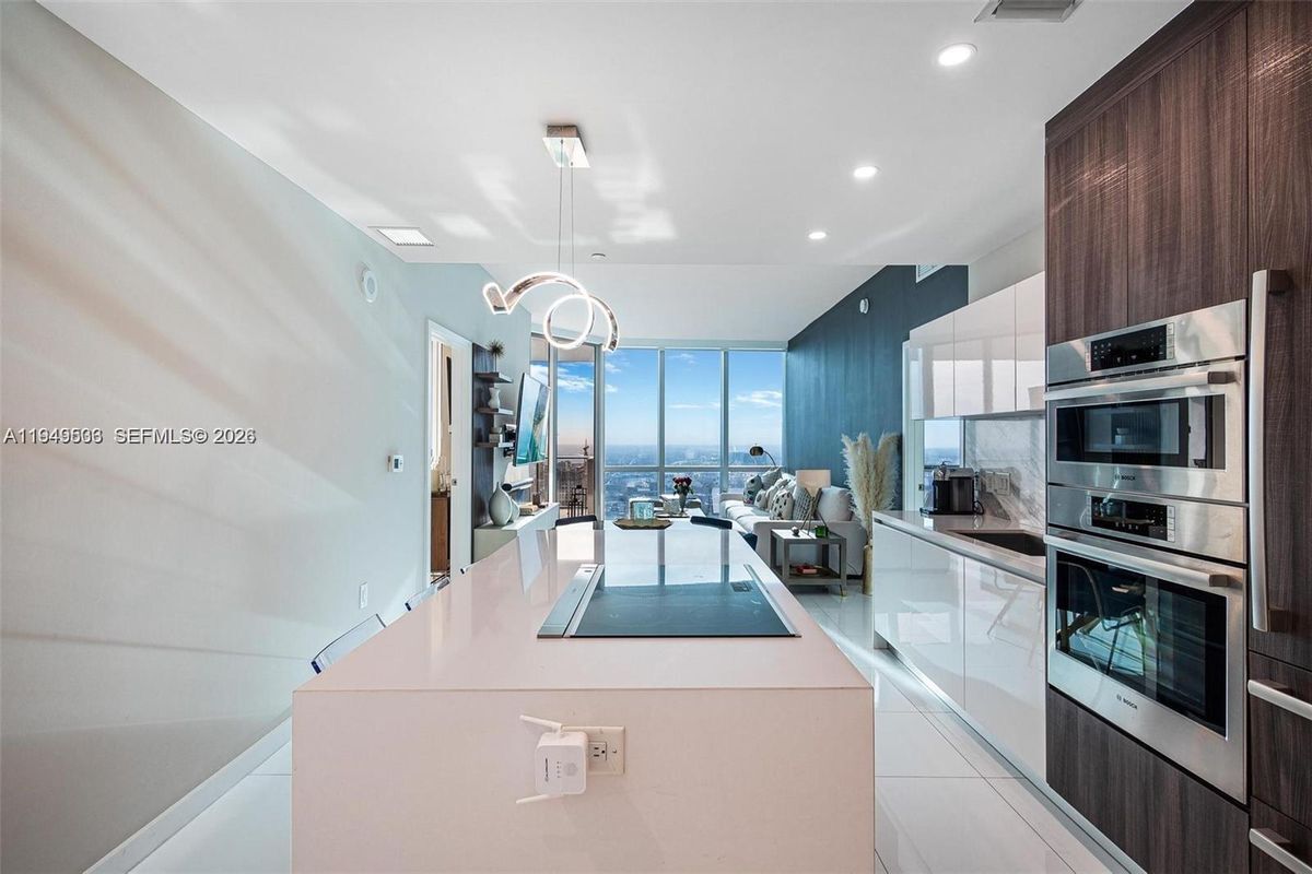 Photo - 851 NE 1st Ave