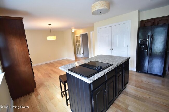 Photo - 308 Hawick Pl