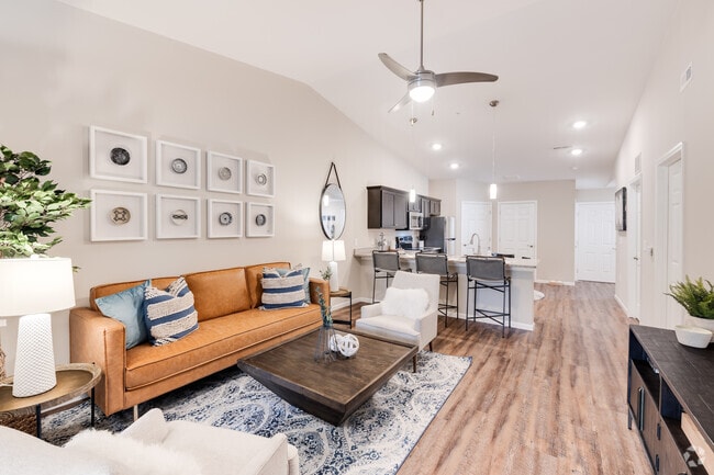 2 BR, 2 BA, 1294 SF