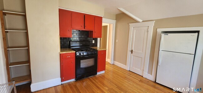 Photo - 352 Elm St Unit 3rd fl.