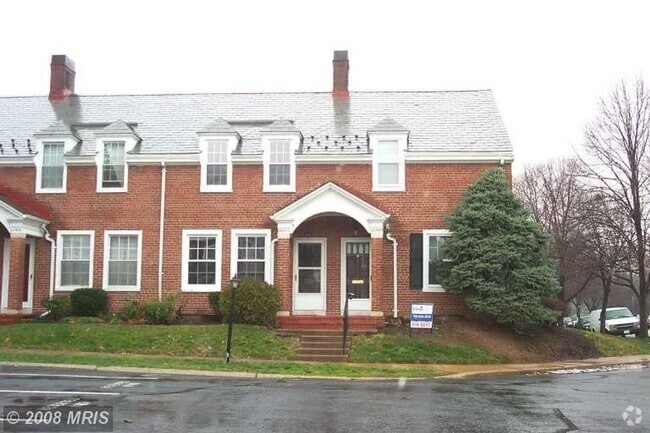 Building Photo - Beautiful 2 Bed 2 Bath Clarendon End-Unit ... Rental