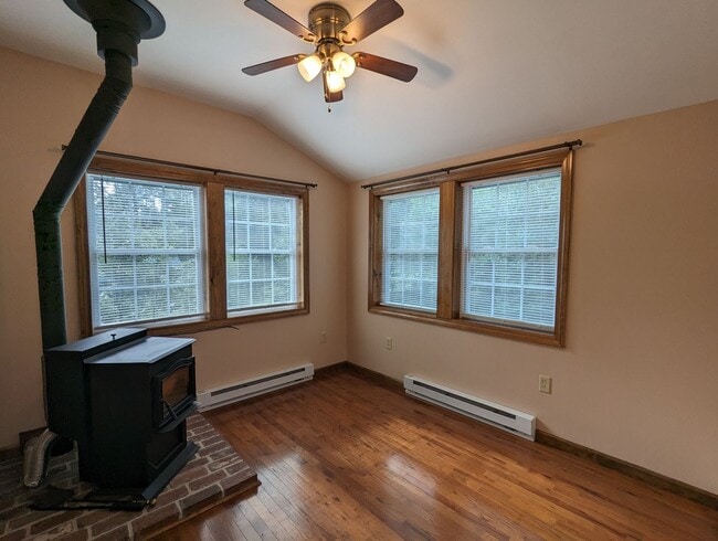 Photo - 1 Bedroom, 1 bath Unit Available in Bedfor...