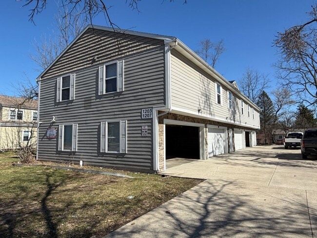 Building Photo - 1203 Euclid Ave