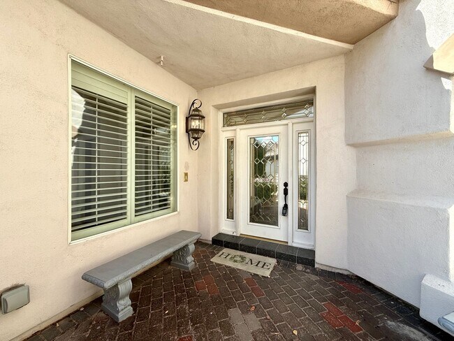 Photo - Grand 3 bedroom home with lake and golf co...