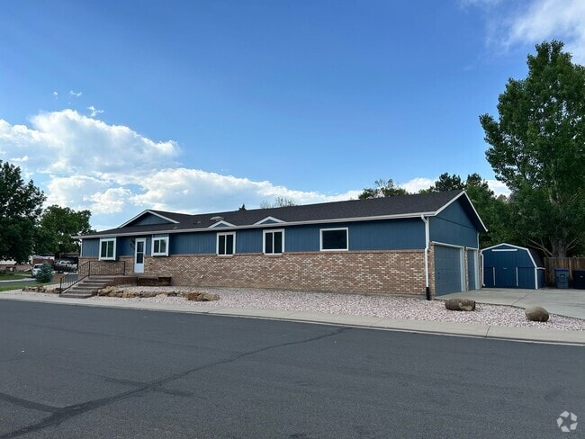 Building Photo - Spacious 3BR Duplex w/ Garage, Workshop, L... Rental